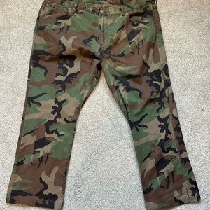 Ralph Lauren Men’s Varick Camouflage Cargo Pants 46B x 30